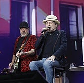 La conocida canción que Joaquín Sabina vuelve a dedicar a Iñaki López y Andrea Ropero en su adiós a Bilbao