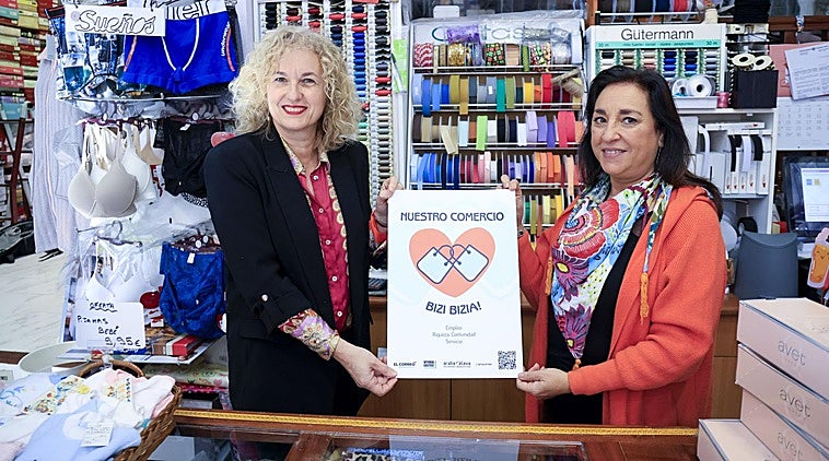 Cristina González, diputada foral de Fomento, Empleo, Comercio y Turismo, visitó la Mercería Sueños.
