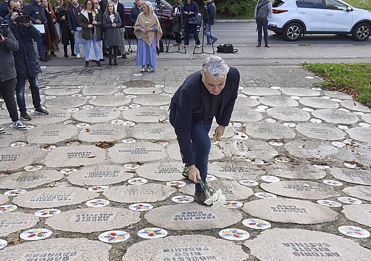 De Andrés denuncia que se quiera «diluir» el terrorismo de ETA «con otras violencias»