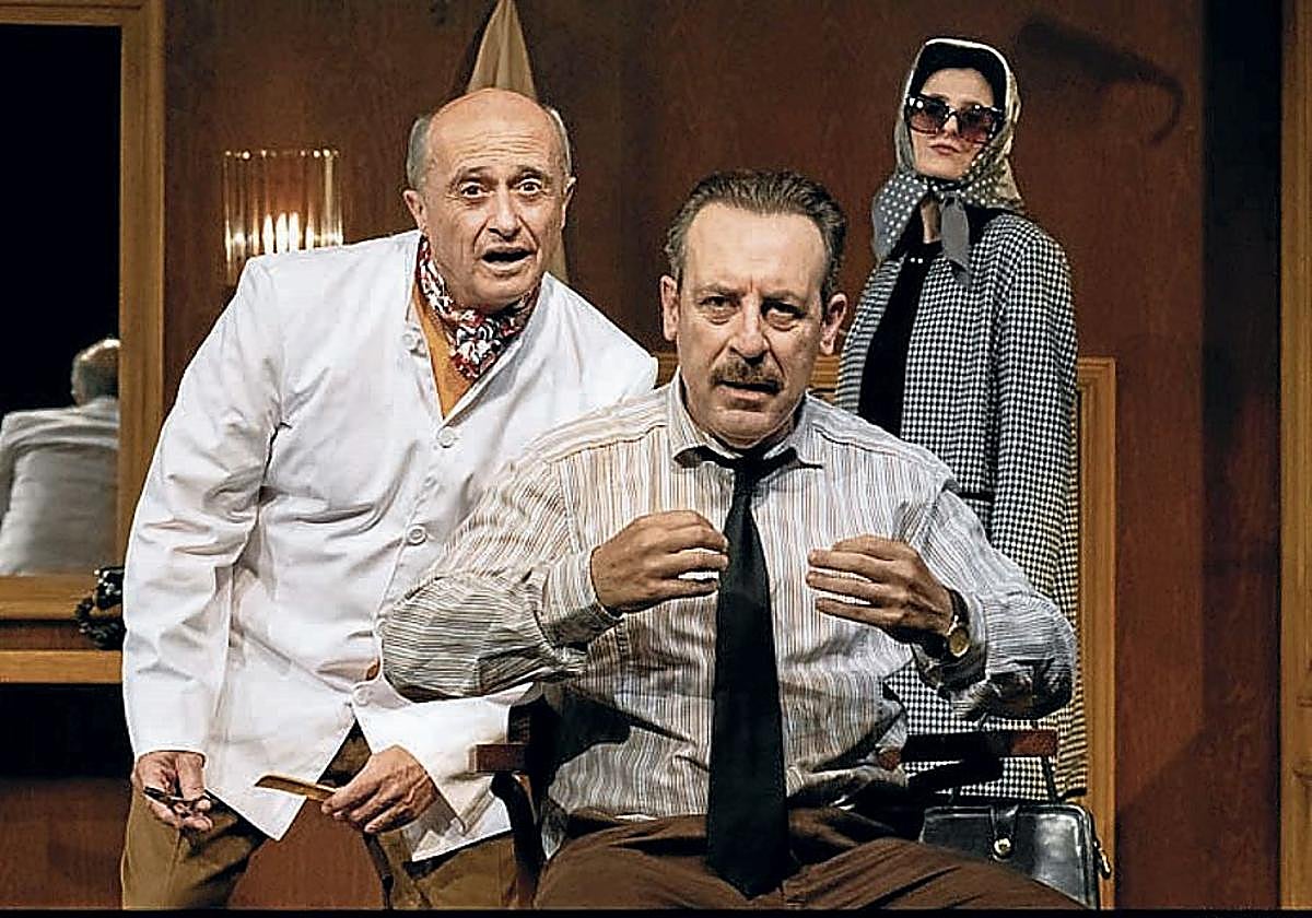 Pepe Viyuela, Antonio Molero y Mar Calvo en una escena de la obra.