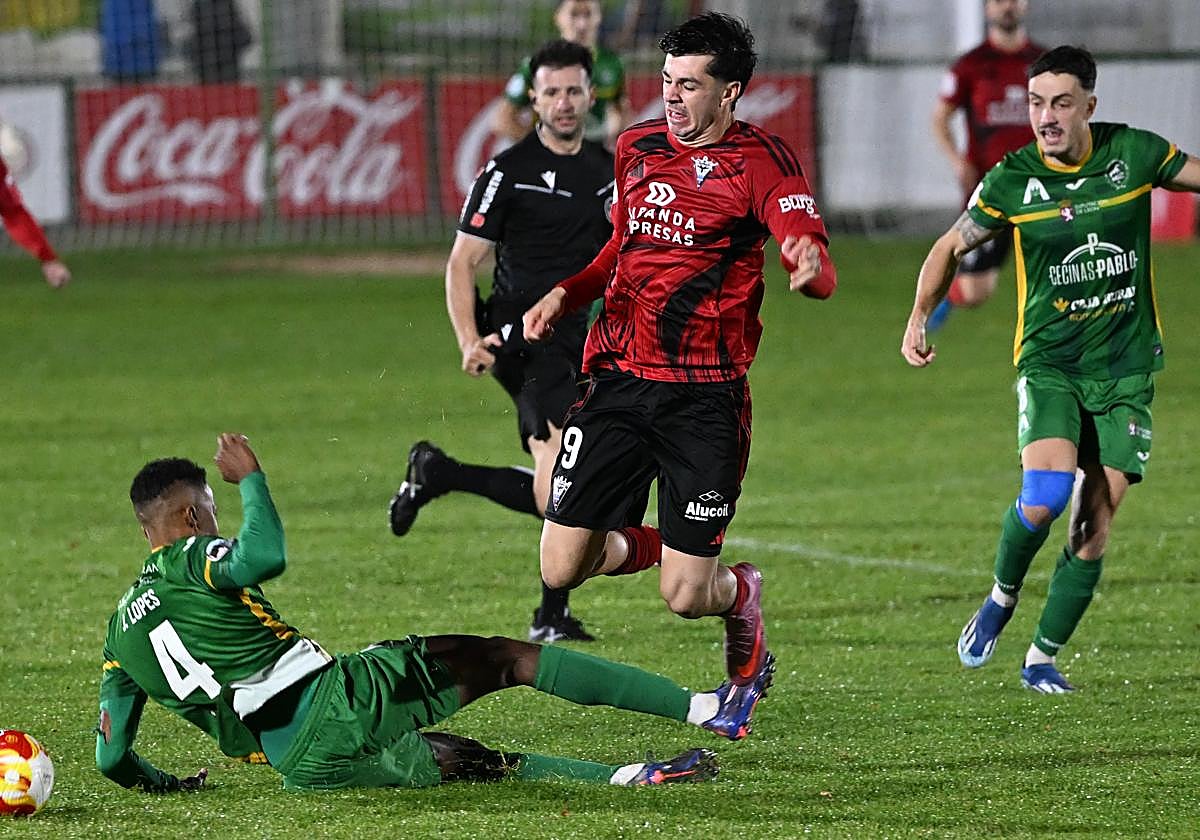 Gonzalo Petit marcó el gol de los rojillos en Astorga (1-1).