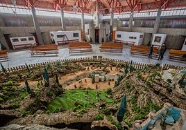 El principal belén de la exposición de Zaramaga tiene 28 metros de longitud.