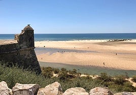 La fortaleza goza de unas buenas vistas a la laguna más oriental de la Ría Formosa.