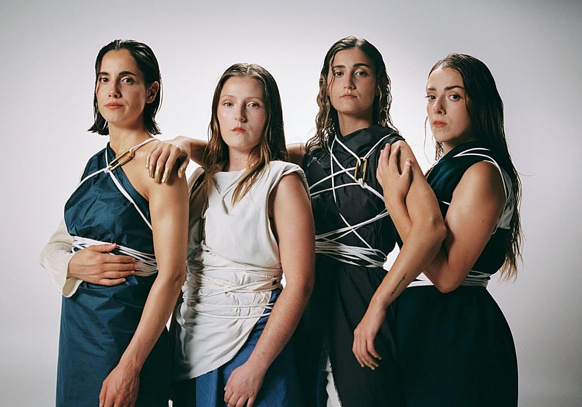 Alaitz Escudero, Garazi Otaegi, Irati Gutiérrez y Leire Etxezarreta.
