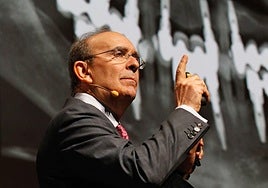 Eduardo Anitua imparte una conferencia en el BTI Day.