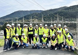 Visita del Centro Formativo Otxarkoaga a la subestación de Güeñes.