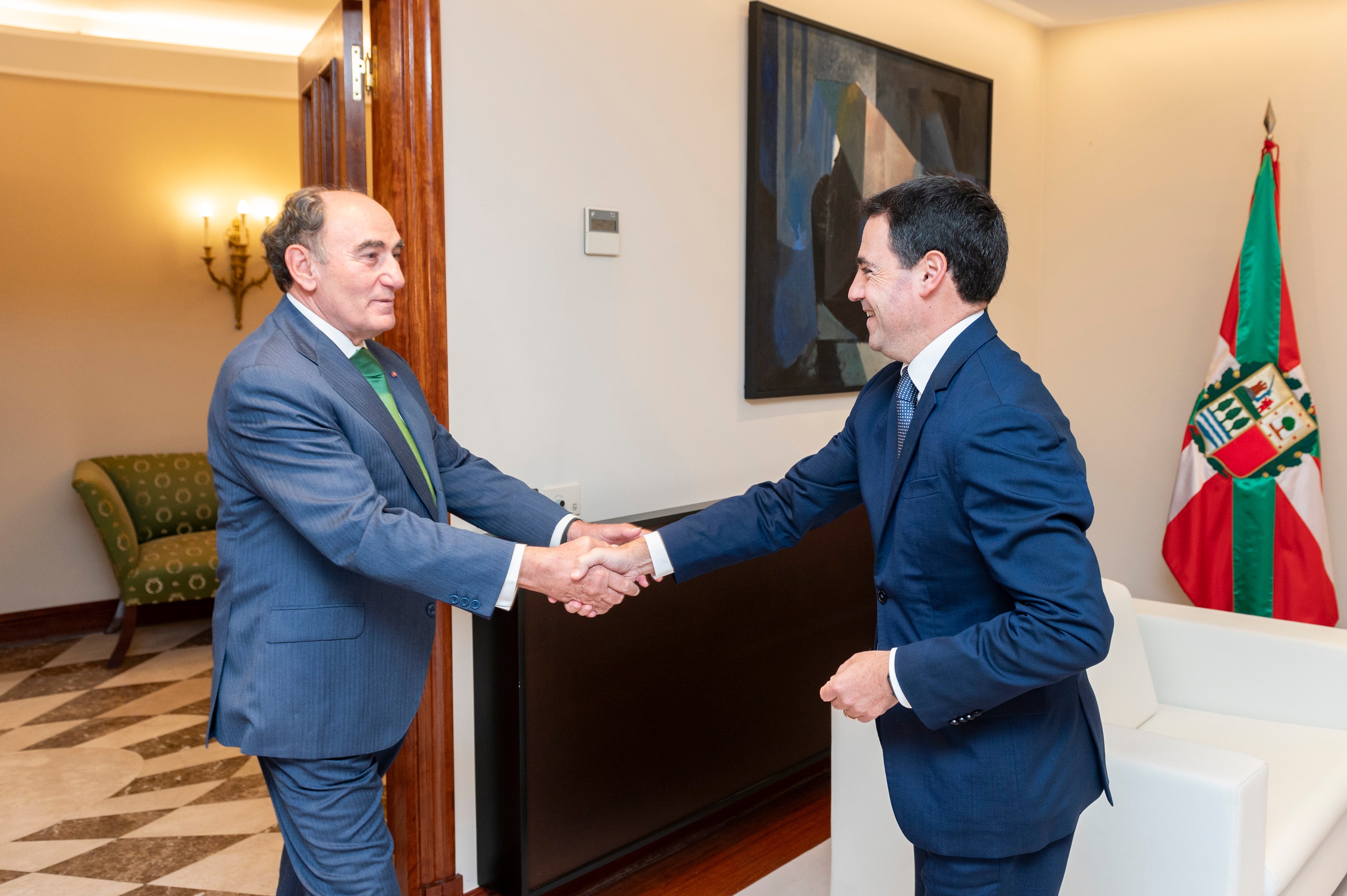 El lehendakari recibe al presidente de Iberdrola, Ignacio Galán
