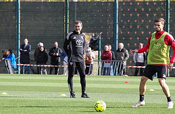 el sevillano apuesta por una línea continuista para el duelo.