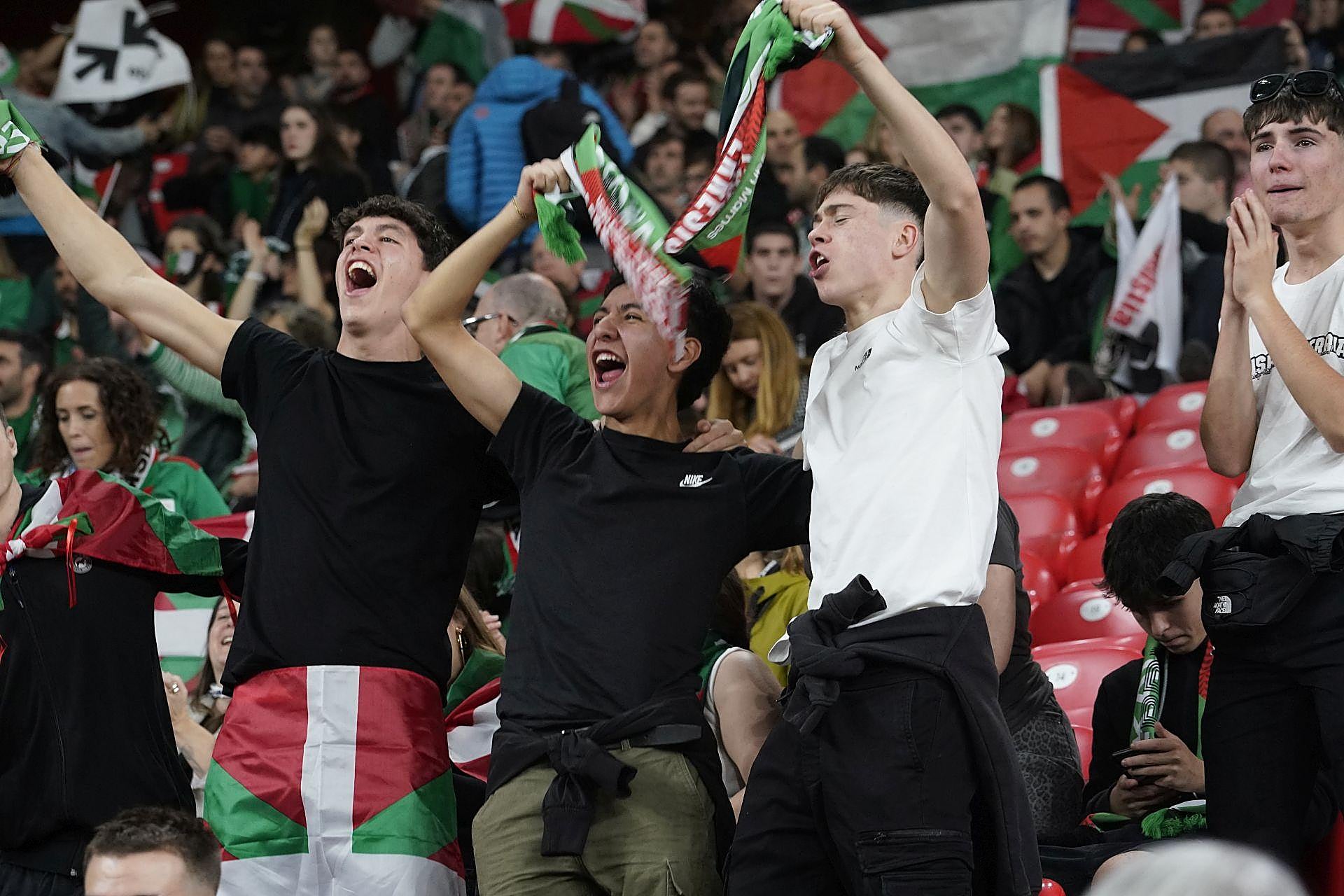 Las bonitas imágenes que nos deja el Euskadi-Palestina en San Mamés