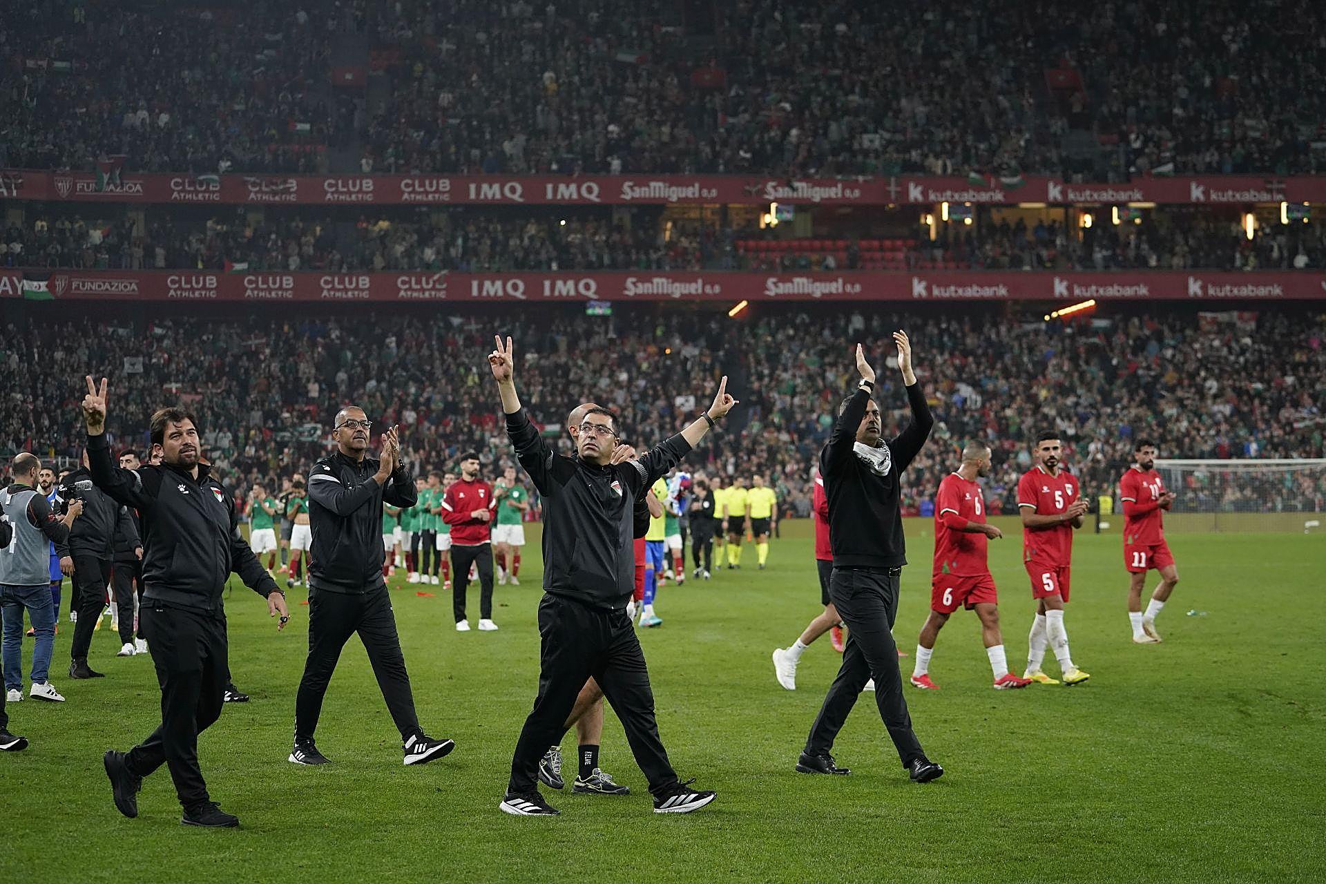 Las bonitas imágenes que nos deja el Euskadi-Palestina en San Mamés