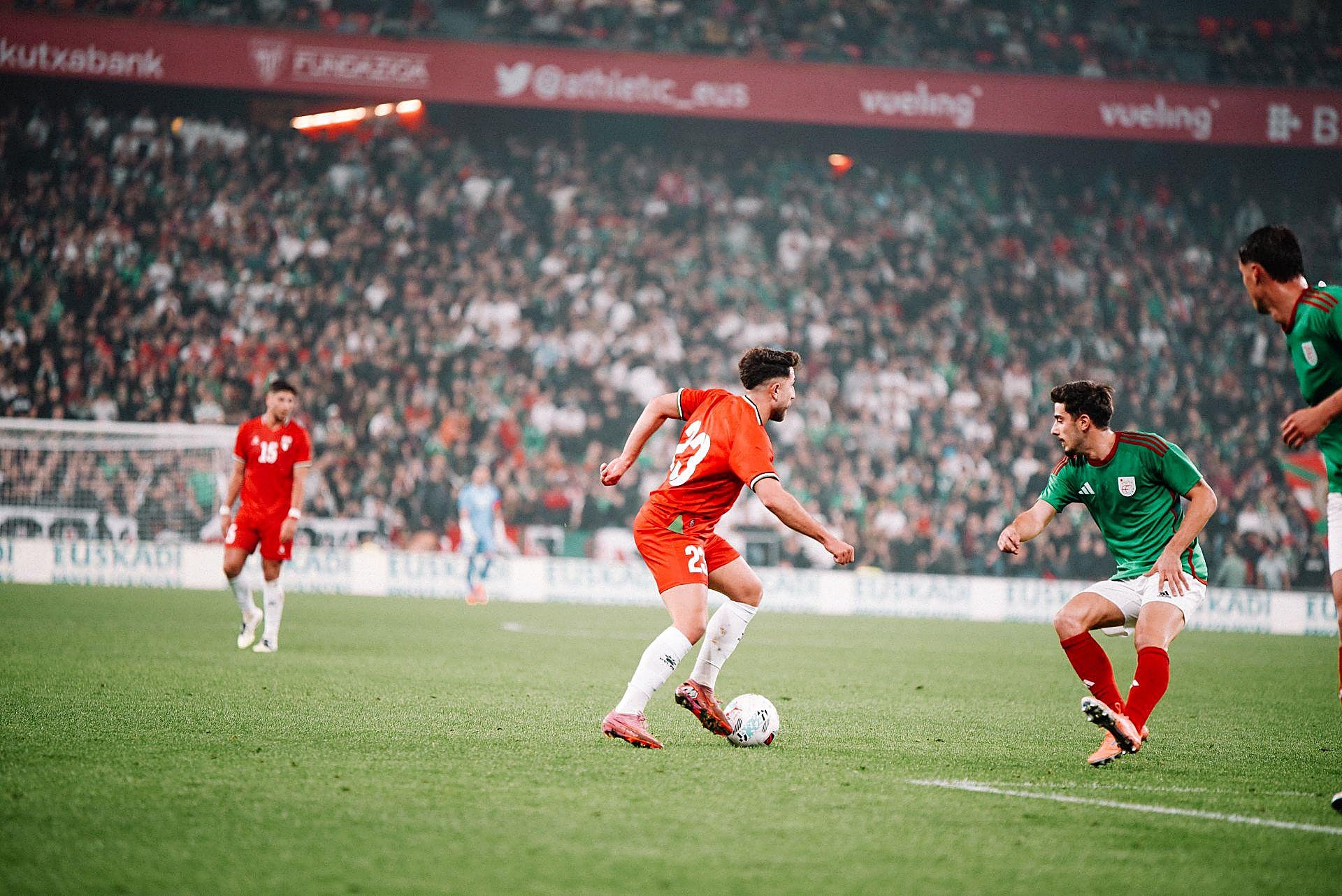 Las bonitas imágenes que nos deja el Euskadi-Palestina en San Mamés