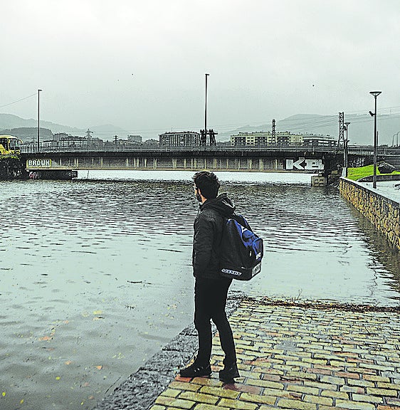 Desembocadura del río Asua en la Ría de Bilbao.
