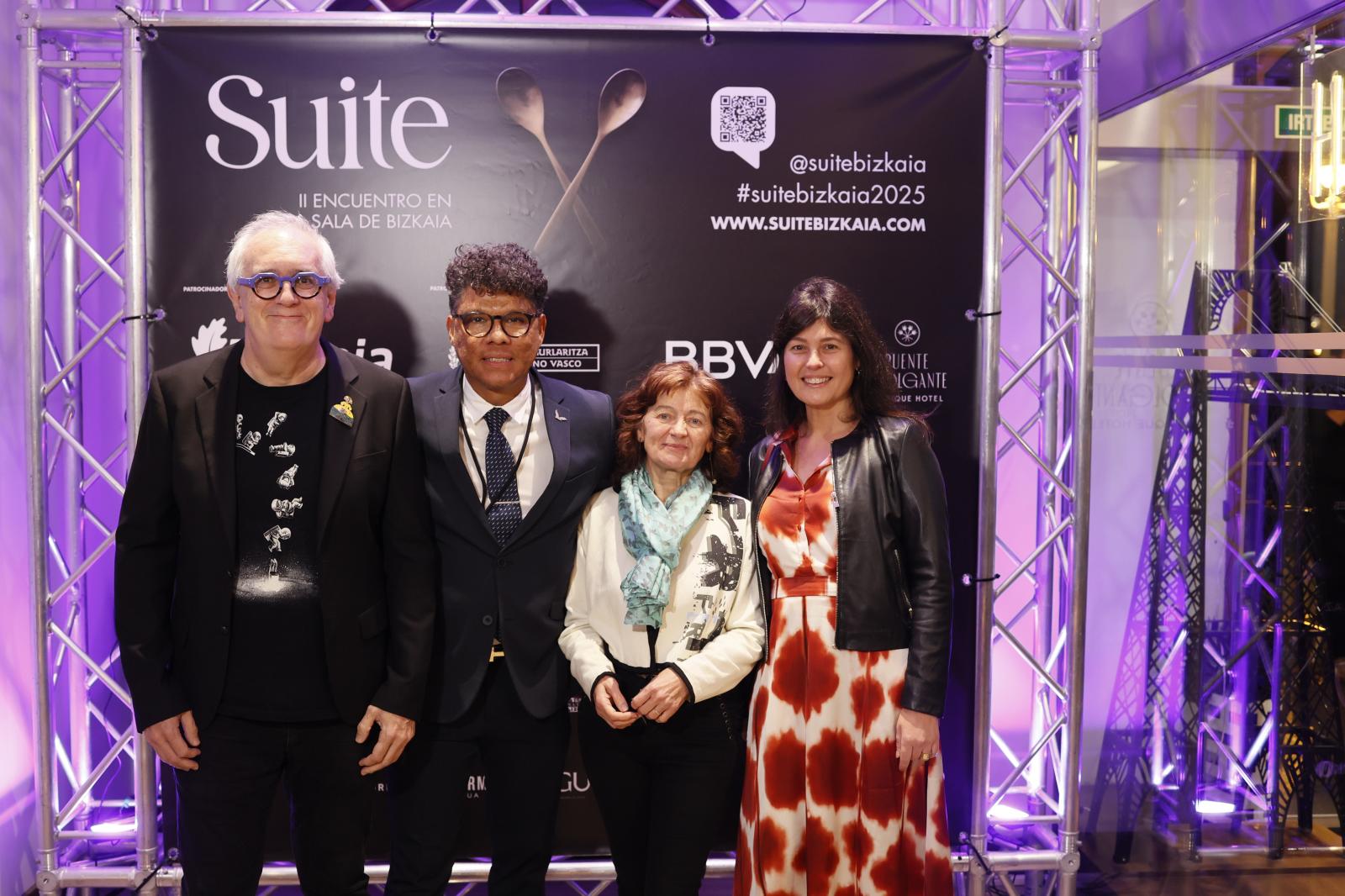 Xabier Gutiérrez, Eduin Aguilera, Lola Campos y Begoña Eguizabal. 