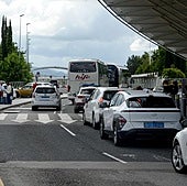 Taxis en el aeropuerto con motivo de la final de la Europa League, cuando se autorizó a taxistas de todo el territorio a cargar en 'La Paloma'.