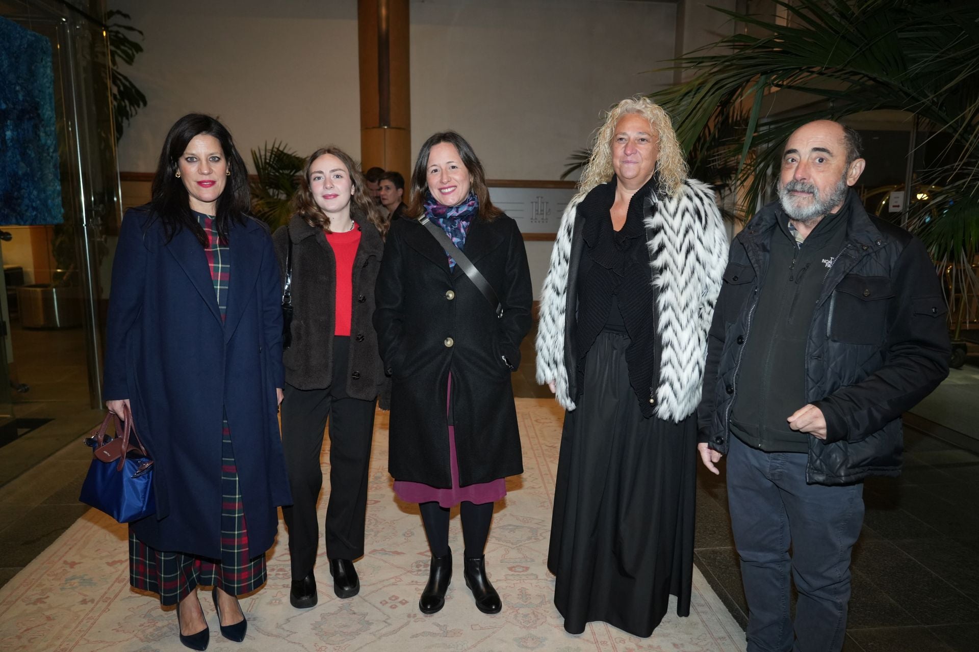 Patricia García, Nerea Montejo, Patricia Uranga, Josune Menéndez y Víctor Quintas.