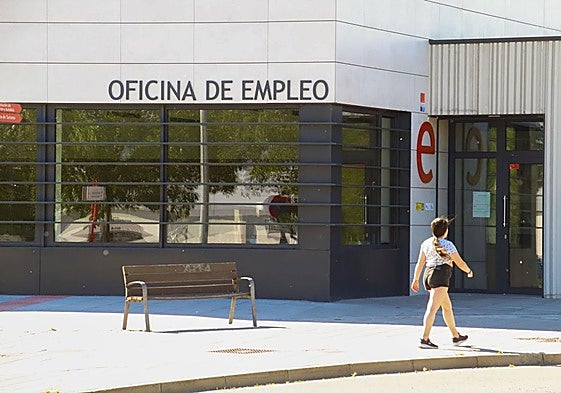 El SEPE permitirá con un único requisito cobrar estas ayudas junto al subsidio de mayores de 52 años