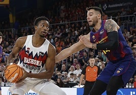 Diakite, ante el Barcelona.