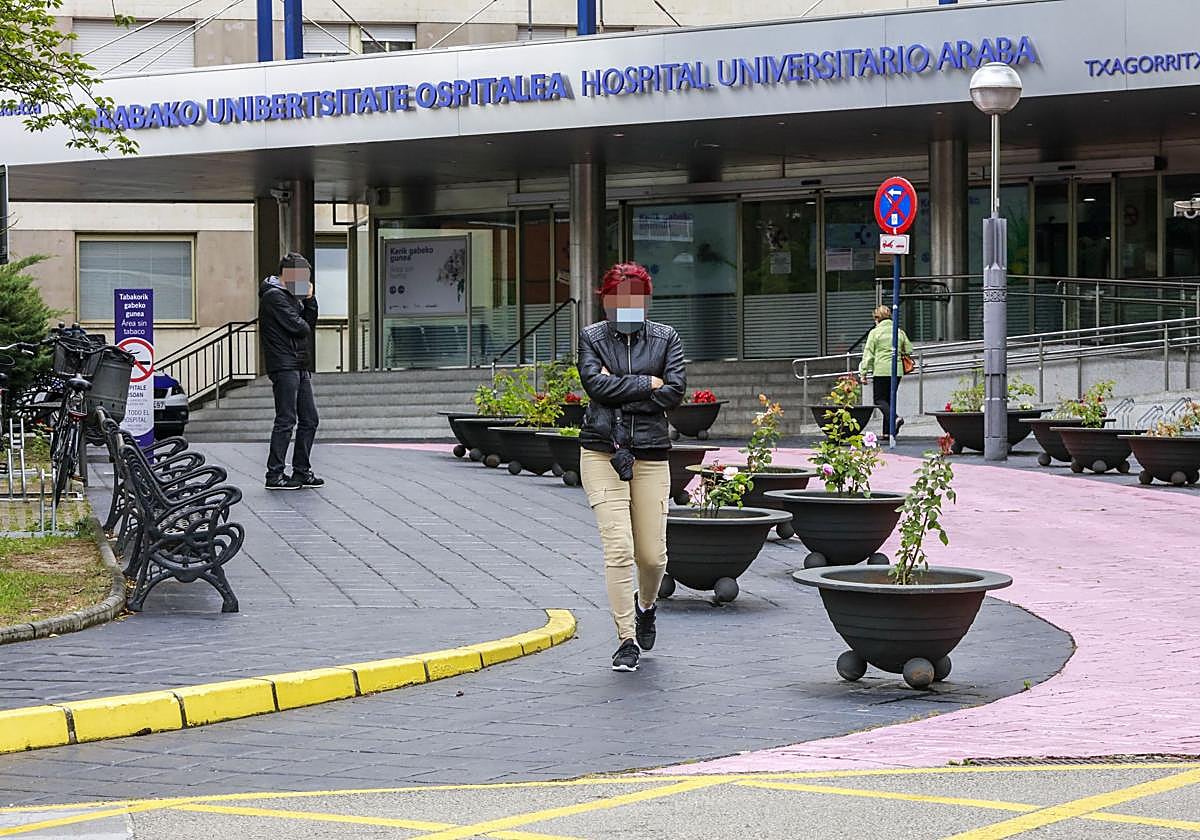 El paciente, de 40 años, fue intervenido en el hospital Txagorritxu, en Vitoria.
