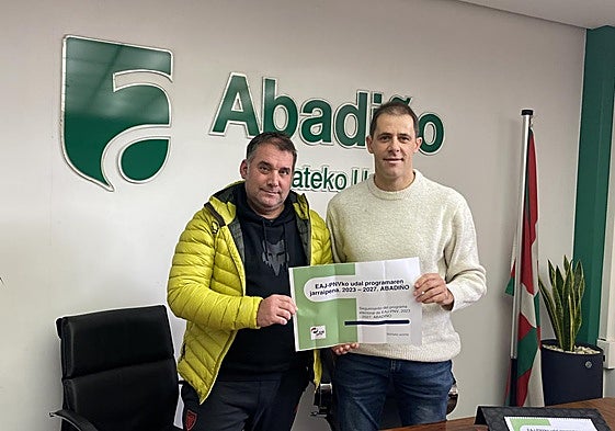 El concejal, Iñaki Rekalde y el portavoz jeltzale, Mikel Garizabal.