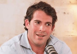 Los dos hábitos que son igual de malos que fumar, según el cardiólogo Aurelio Rojas