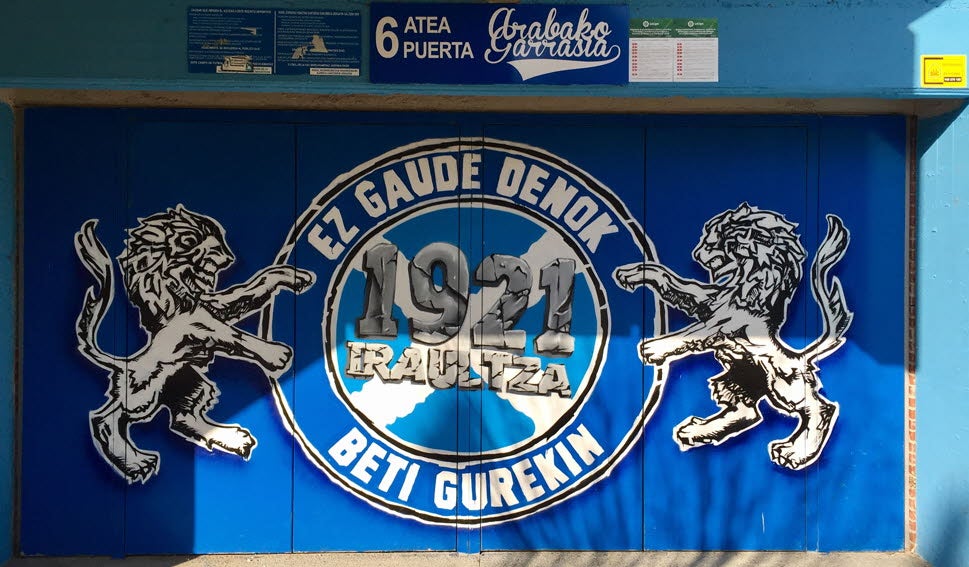 Estos son algunos de los murales de Mendizorroza señalados por Antiviolencia