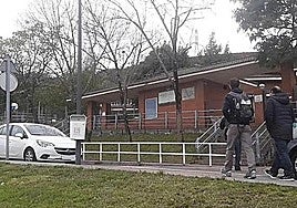 Exterior del colegio Basozelai-Gaztelu de Basauri.