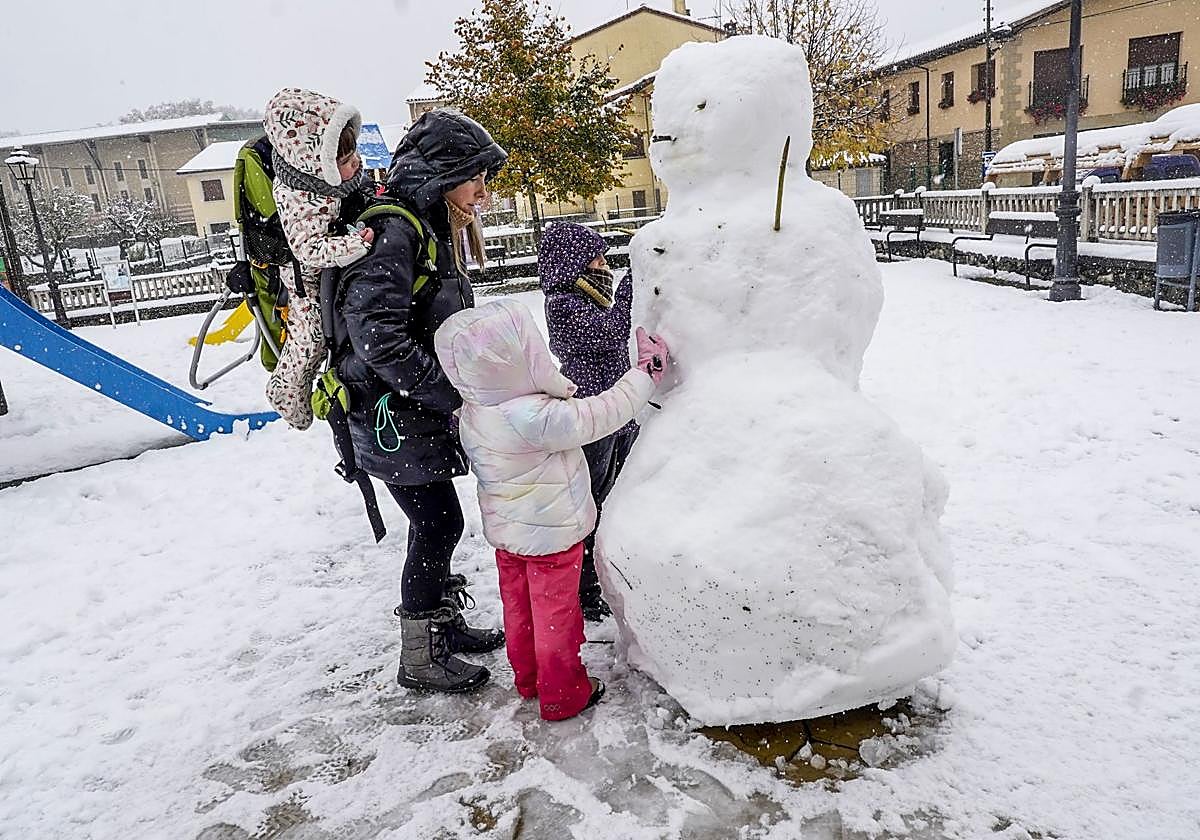 Las imágenes de un día de nieve en Álava