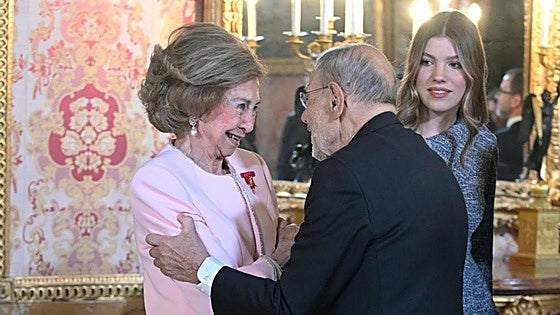 El sorprendente saludo de Javier Solana a la Reina Sofía