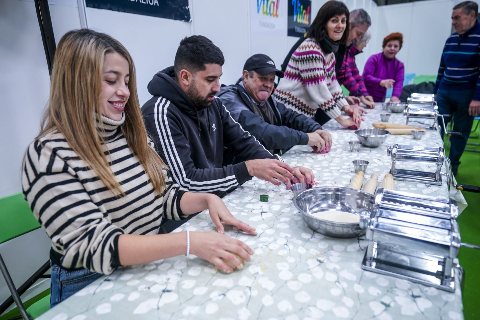 La décima edición de la feria Bioaraba llena el Iradier Arena de productos ecológicos