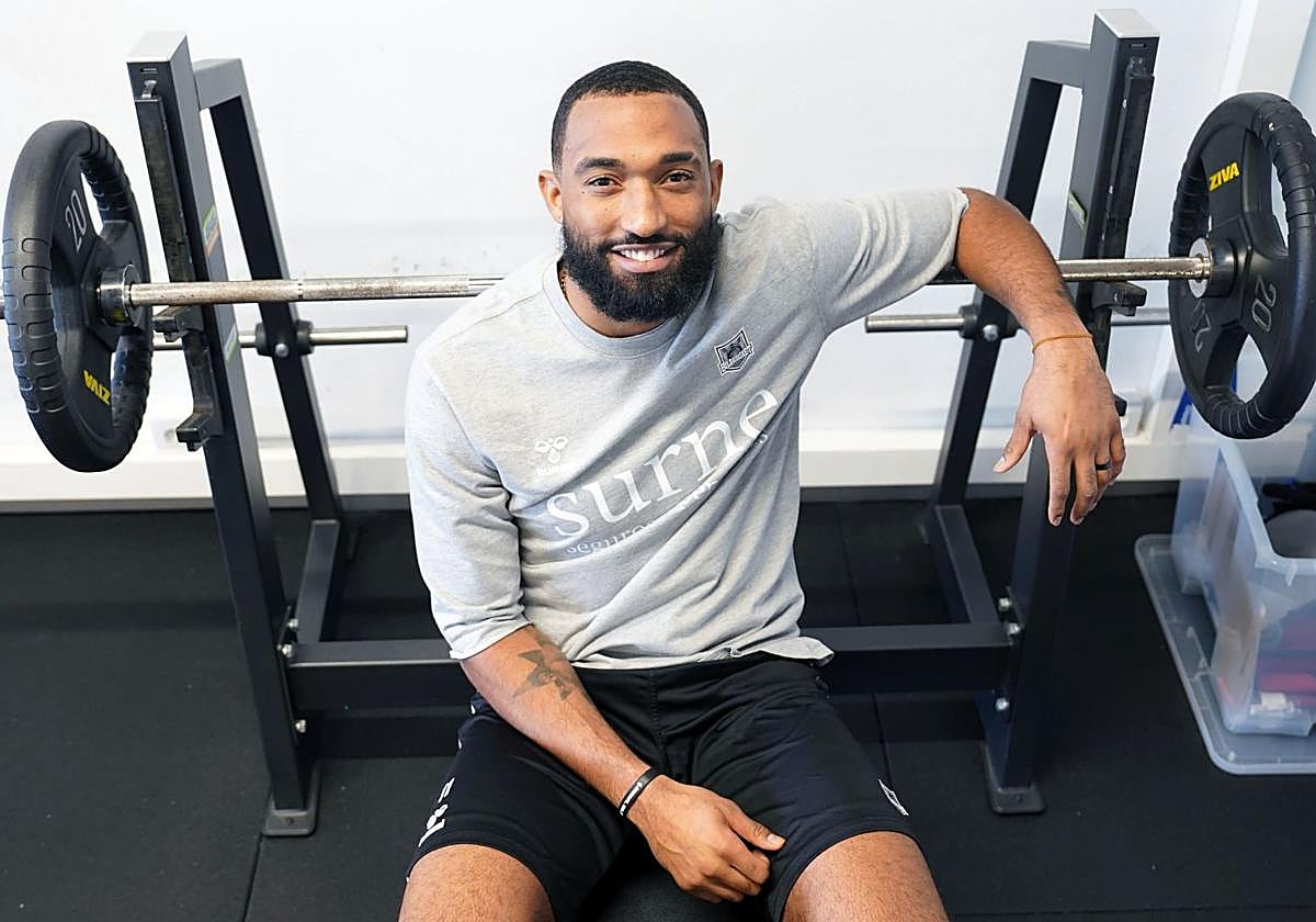 Darrun Hilliard, en la sala de musculación del Bilbao Basket durante una sesión de trabajo