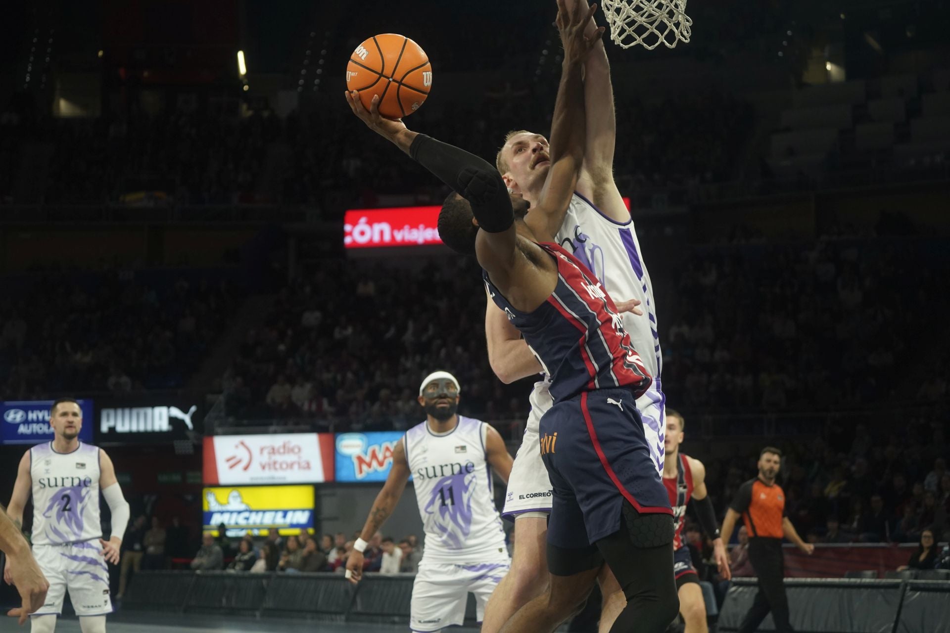 El derbi entre el Baskonia y Surne Bilbao, en fotos