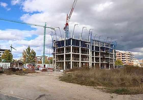 La oferta real de viviendas nuevas terminadas alcanza unas 108.000 anuales.
