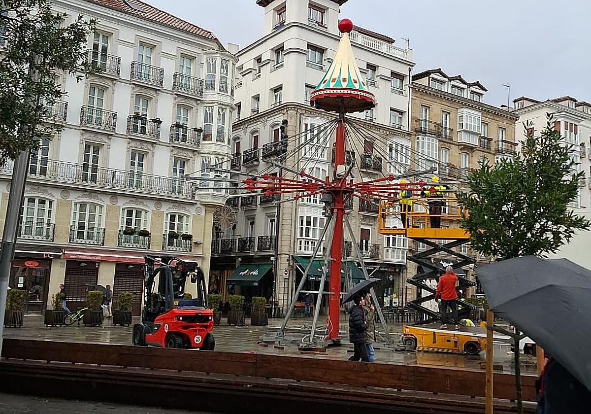 Y después de la noria... llega el tiovivo para la Navidad vitoriana