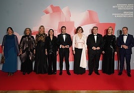 Leixuri Arrizabalaga, Ibone Bengoetxea, Ana Otadui, Bakartxo Tejeria, Imanol Pradales, Elixabete Etxanobe, Juan Mari Aburto, Miren Arzalluz y Andoni Iturbe.