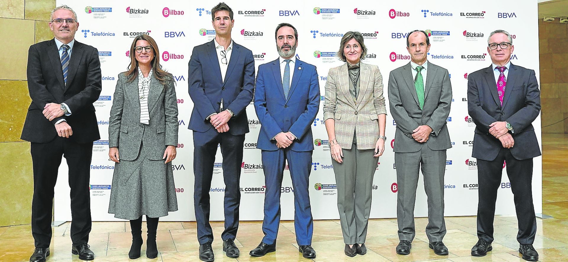 Iñigo Barrenechea, Ane Miren Ibáñez, Javier Benito, Javier Hurtado, Marta Alonso, Joseba Mariezkurrena y Oscar Villasante.