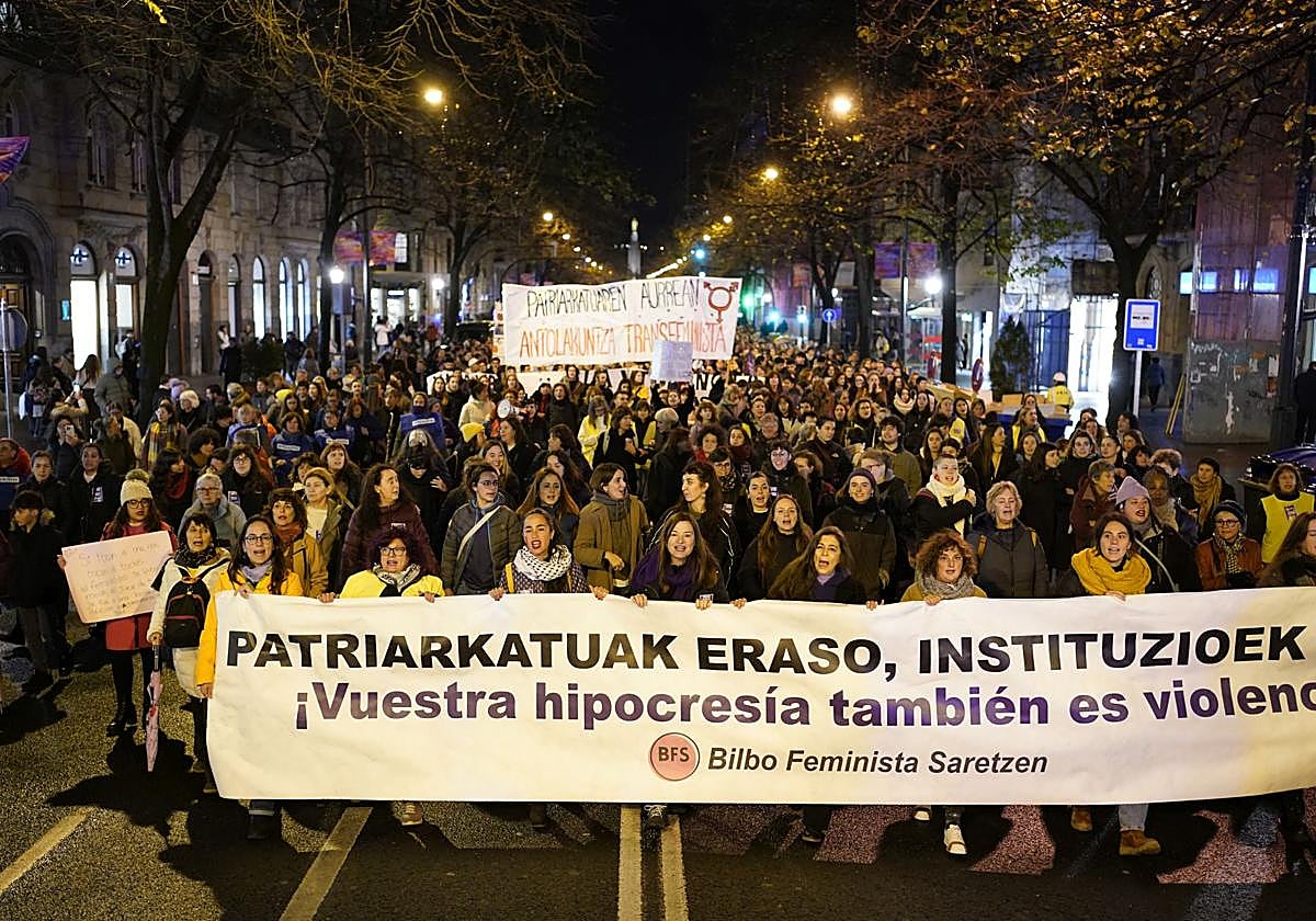 Miles de personas claman en Bilbao contra la violencia machista
