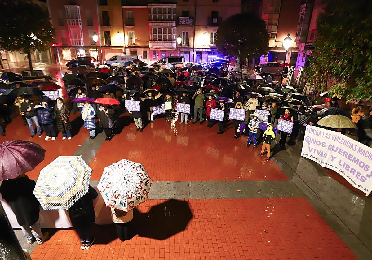 Una marea morada recorrió el centro de la ciudad.