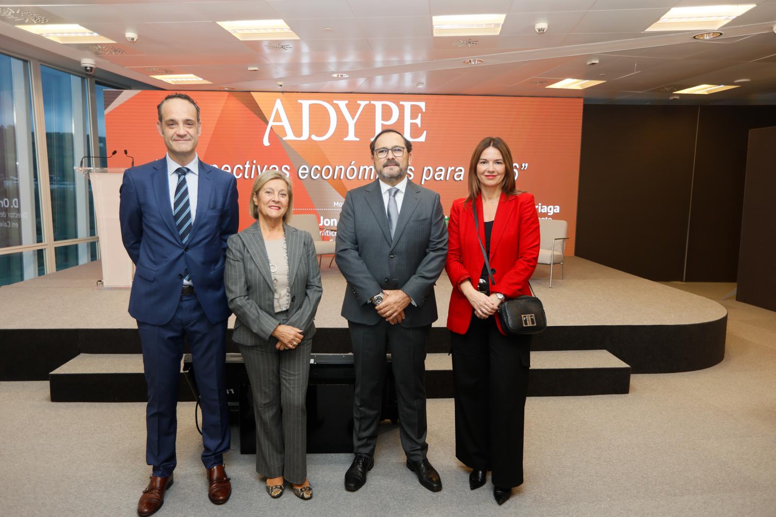 Iñigo Úrculo, Julia Diéguez, José María Rojo y Olga Villa.