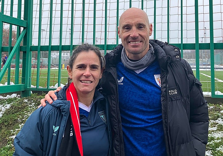 Eli Ibarra y Gazika Toquero tras el partido de walking football.