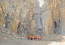 Las máquinas provocaron en 2011 una cavidad de tres bocas en 'Navarra Pequeña'.