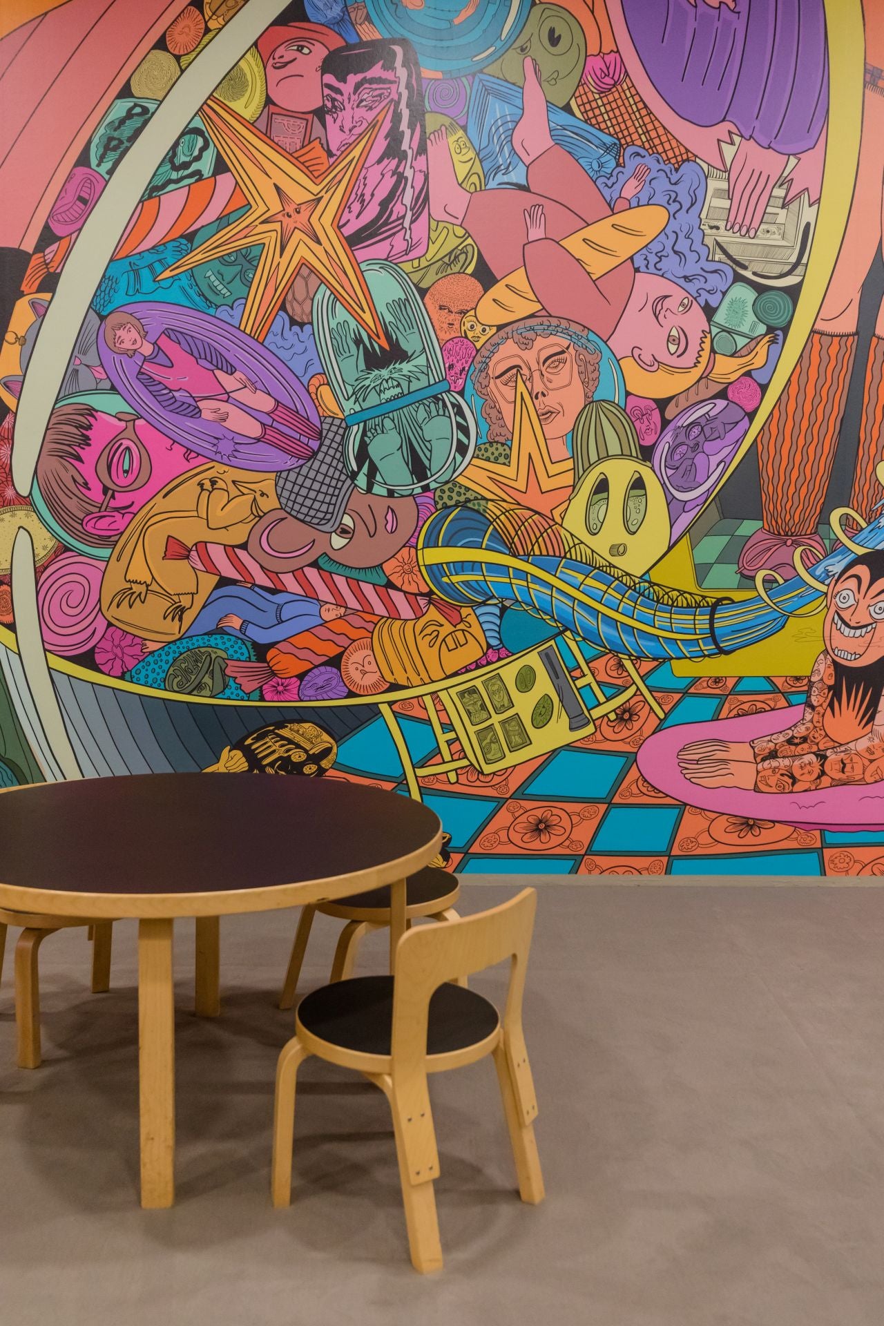 Los detalles del mural de la ilustradora Raisa Álava en Artium