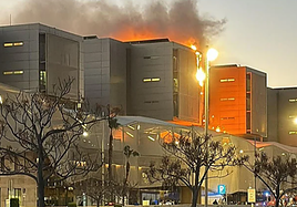 El incendio, este miércoles, en el hospital Santa Lucía de Cartagena.