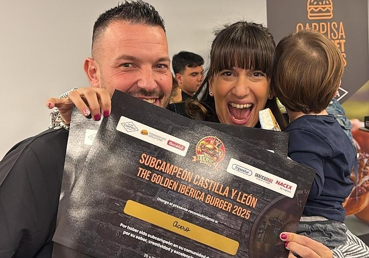 Los responsables del establecimiento celebran la clasificación con su propuesta culinaria.