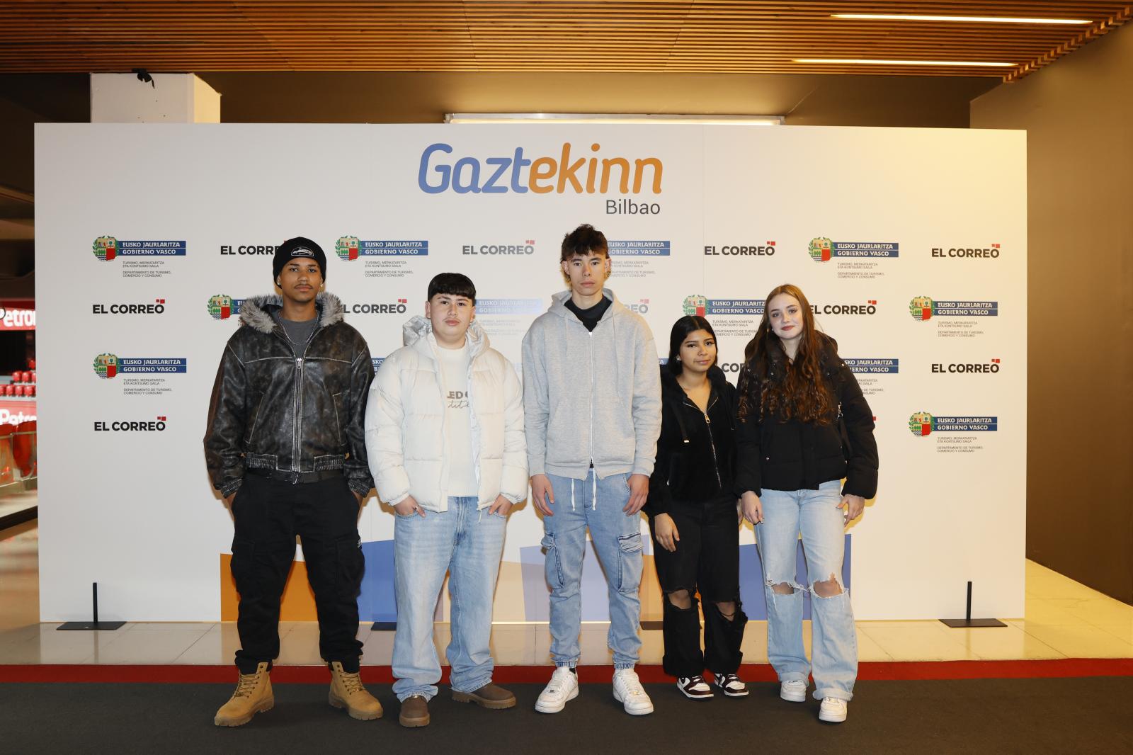 Pablo García, Asier Tabares, Markel Infante, Britani Natalia Hernández y María Volkova.