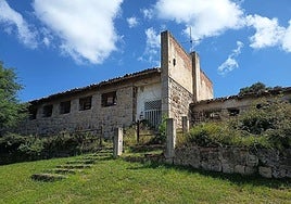 El antiguo cine de Sanfuentes está abandonado y en mal estado.