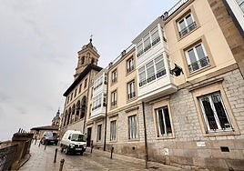 Locales de la iglesia de San Vicente en los se ubicarán las nuevas viviendas.