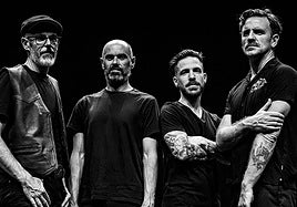 Iñigo Ibarrondo (guitarra), Josu Luengo (guitarra), Sergio G. Rebollo (batería) y Haritz Lete (voz).