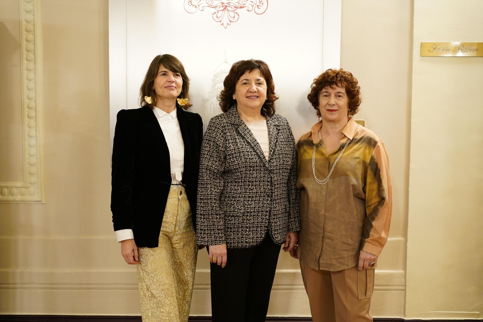 Paloma Eizaguirre, Isabel Urbano y Mónica Muñoz.