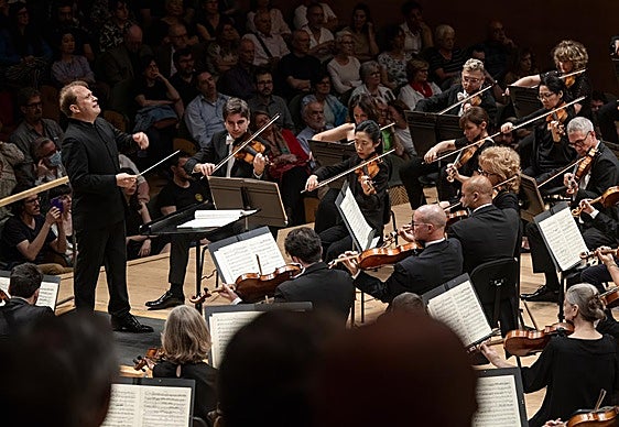 La Orquesta Sinfónica de Barcelona y Cataluña.