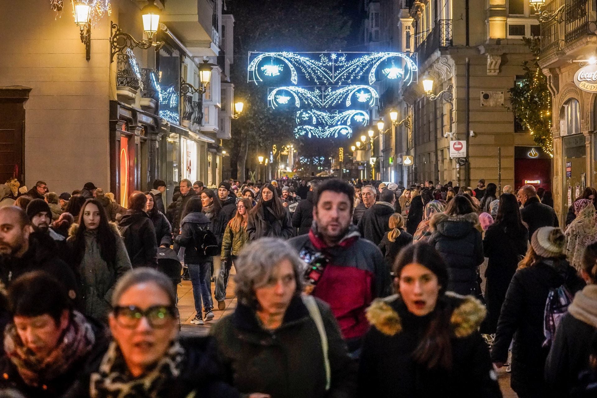 Las imágenes del encendido navideño en Vitoria